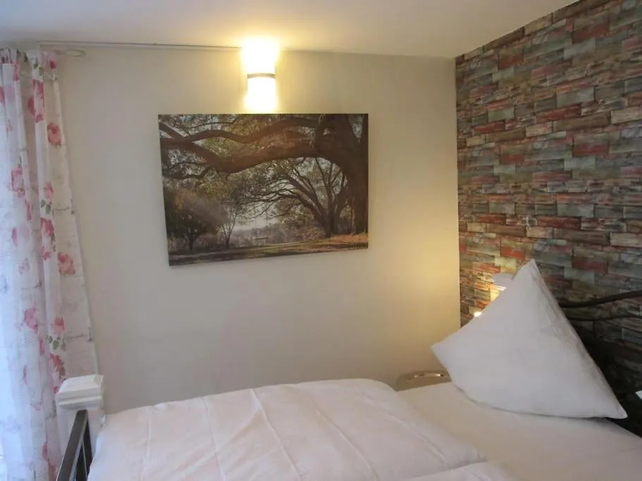 Apartment 4 Km Zu A7 Und A71, Idylle Am Bach, Grosser Garten Euerbach