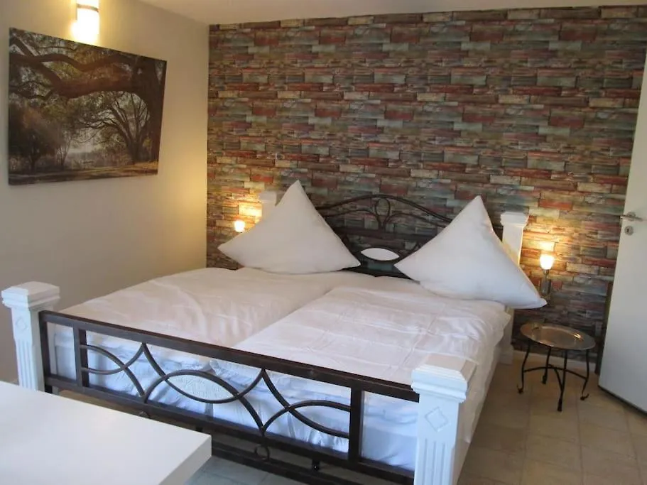 4 Km Zu A7 Und A71, Idylle Am Bach, Grosser Garten Euerbach Apartment